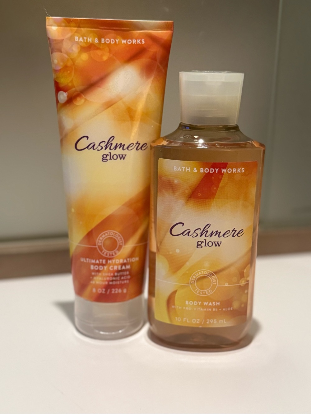 Bath & Body Works Cashmere Glow Body Wash & Cream Duo - Set.💛🧡